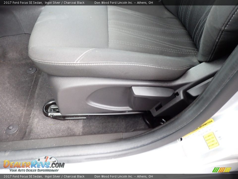 2017 Ford Focus SE Sedan Ingot Silver / Charcoal Black Photo #17