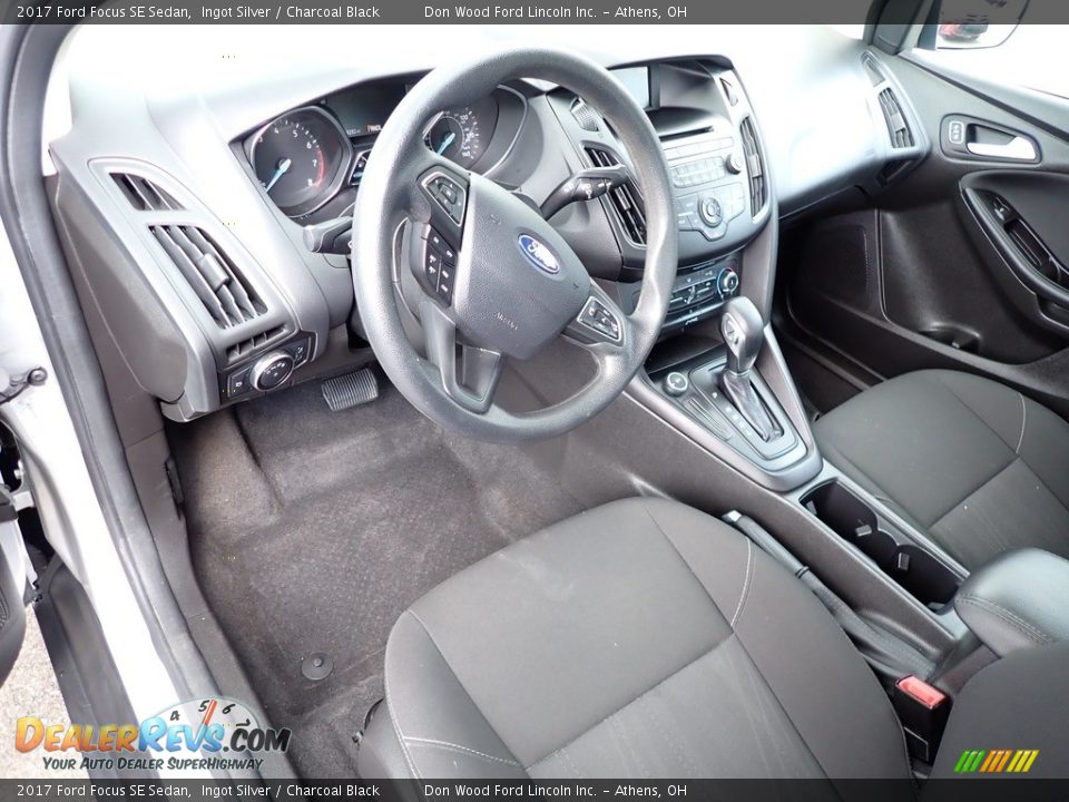 2017 Ford Focus SE Sedan Ingot Silver / Charcoal Black Photo #18