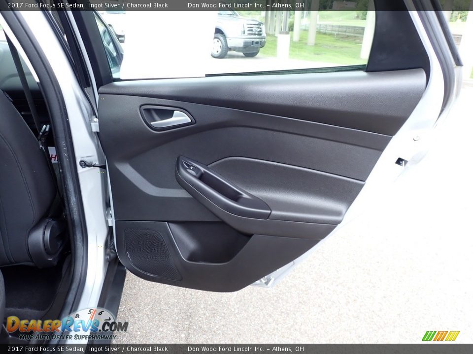 2017 Ford Focus SE Sedan Ingot Silver / Charcoal Black Photo #22