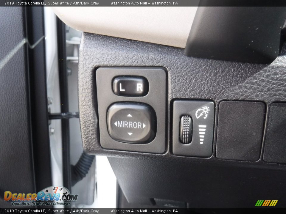 2019 Toyota Corolla LE Super White / Ash/Dark Gray Photo #5