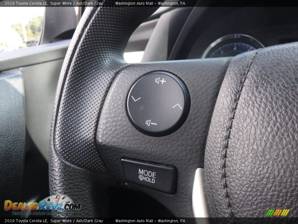 2019 Toyota Corolla LE Super White / Ash/Dark Gray Photo #6