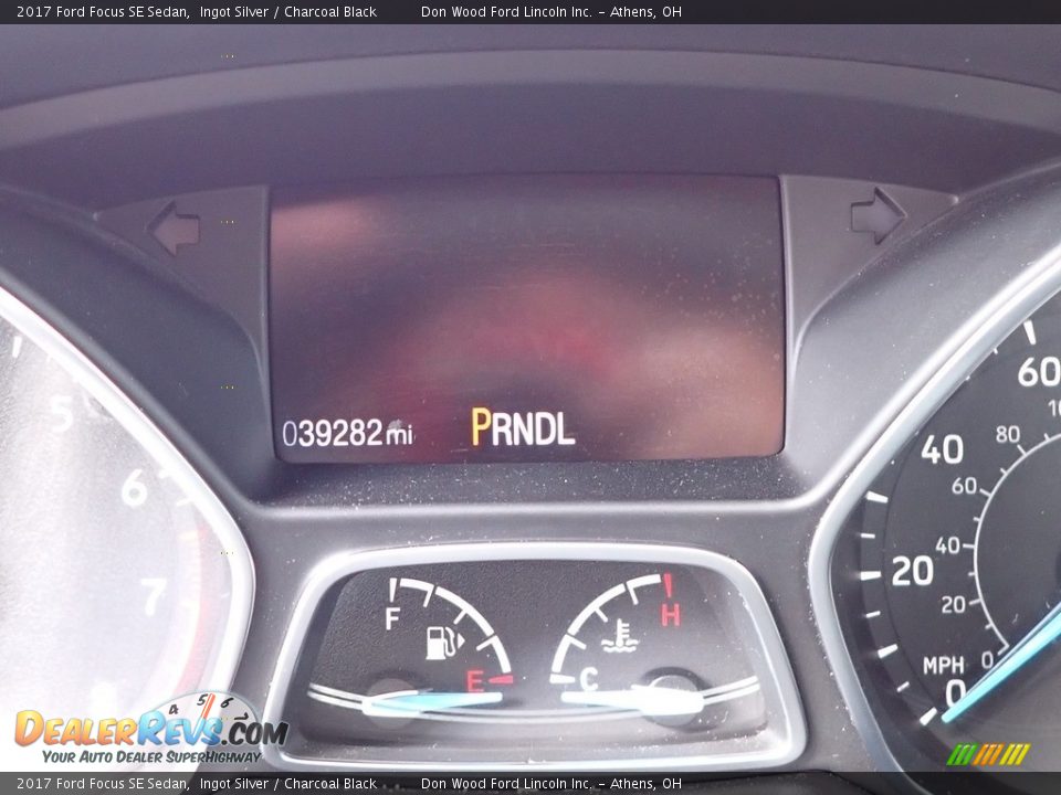 2017 Ford Focus SE Sedan Ingot Silver / Charcoal Black Photo #28