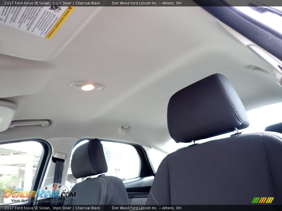 2017 Ford Focus SE Sedan Ingot Silver / Charcoal Black Photo #29