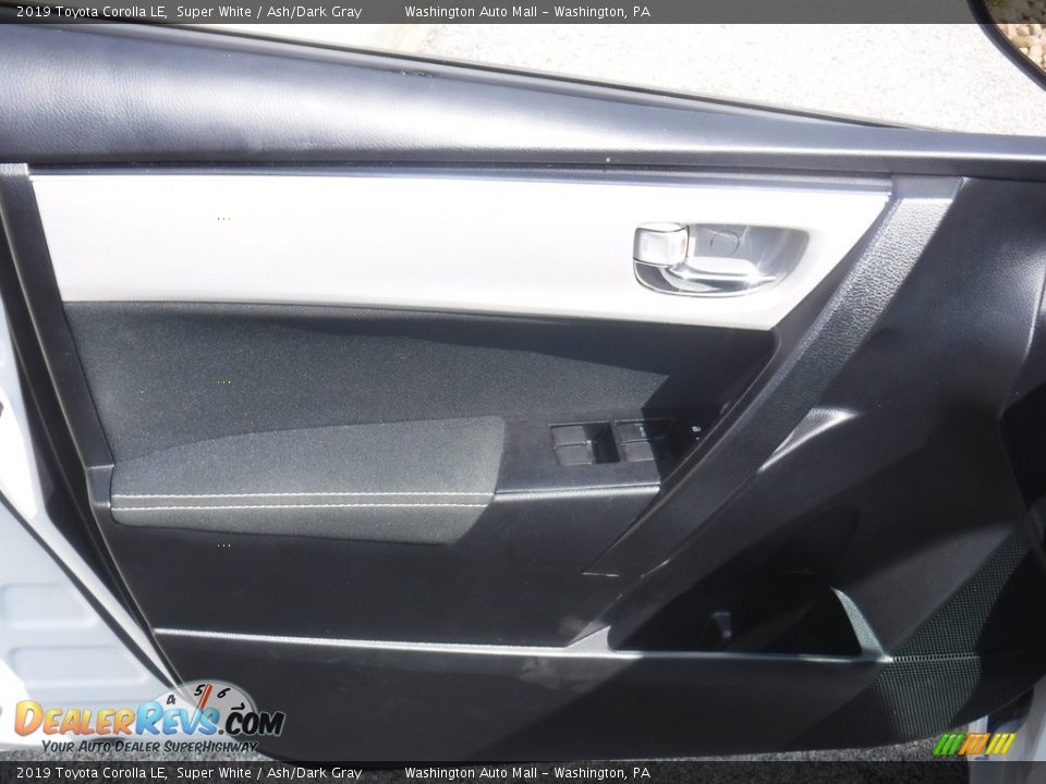 2019 Toyota Corolla LE Super White / Ash/Dark Gray Photo #15
