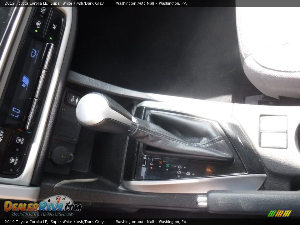2019 Toyota Corolla LE Super White / Ash/Dark Gray Photo #17
