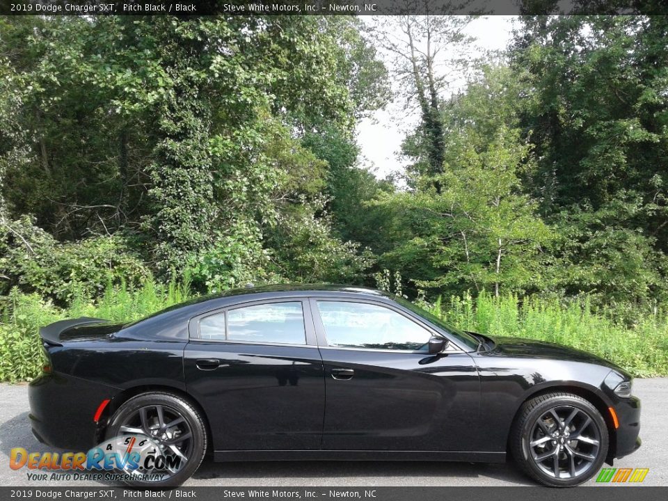 Pitch Black 2019 Dodge Charger SXT Photo #5
