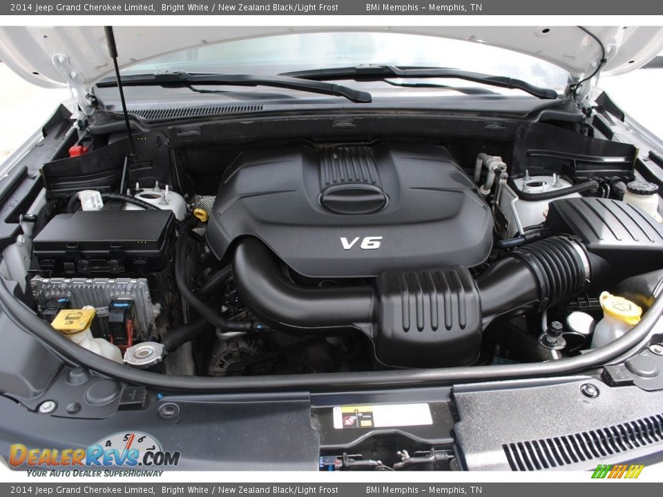 2014 Jeep Grand Cherokee Limited Bright White / New Zealand Black/Light Frost Photo #29