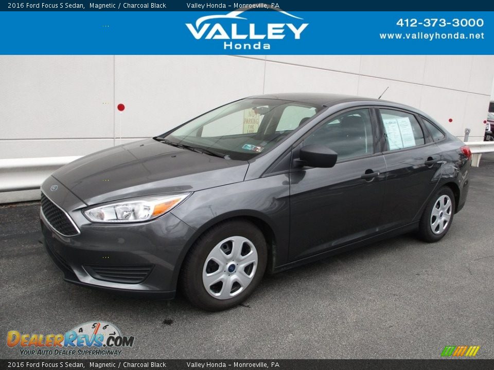 2016 Ford Focus S Sedan Magnetic / Charcoal Black Photo #1