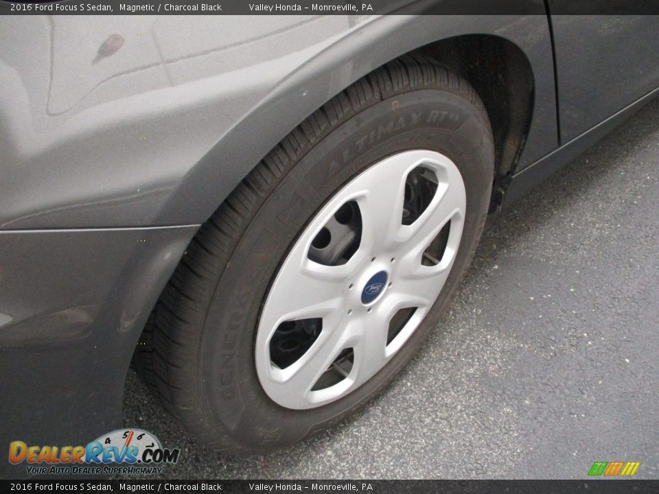 2016 Ford Focus S Sedan Magnetic / Charcoal Black Photo #6