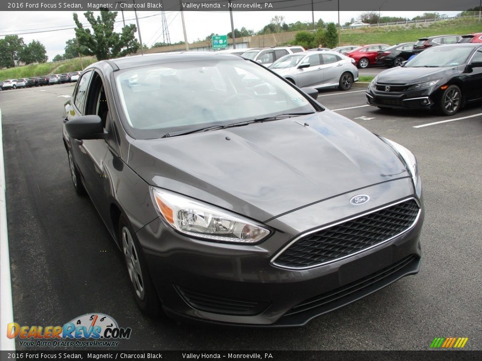 2016 Ford Focus S Sedan Magnetic / Charcoal Black Photo #7