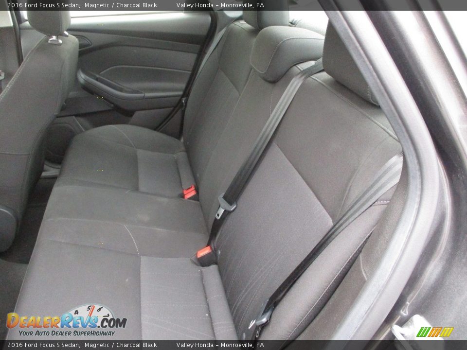 2016 Ford Focus S Sedan Magnetic / Charcoal Black Photo #12