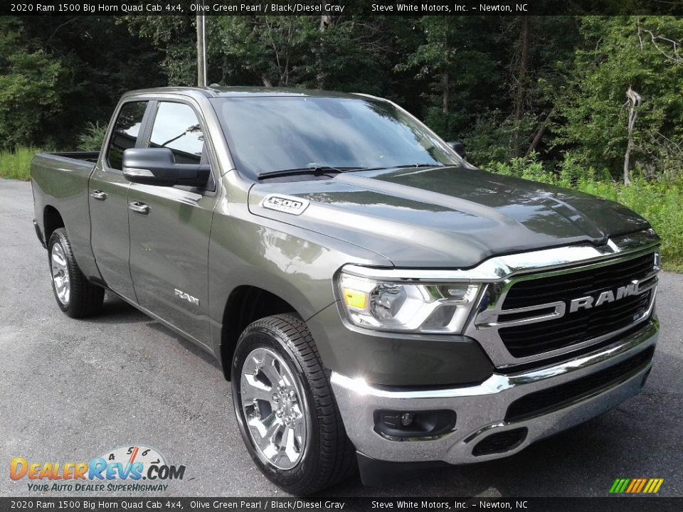 Front 3/4 View of 2020 Ram 1500 Big Horn Quad Cab 4x4 Photo #4