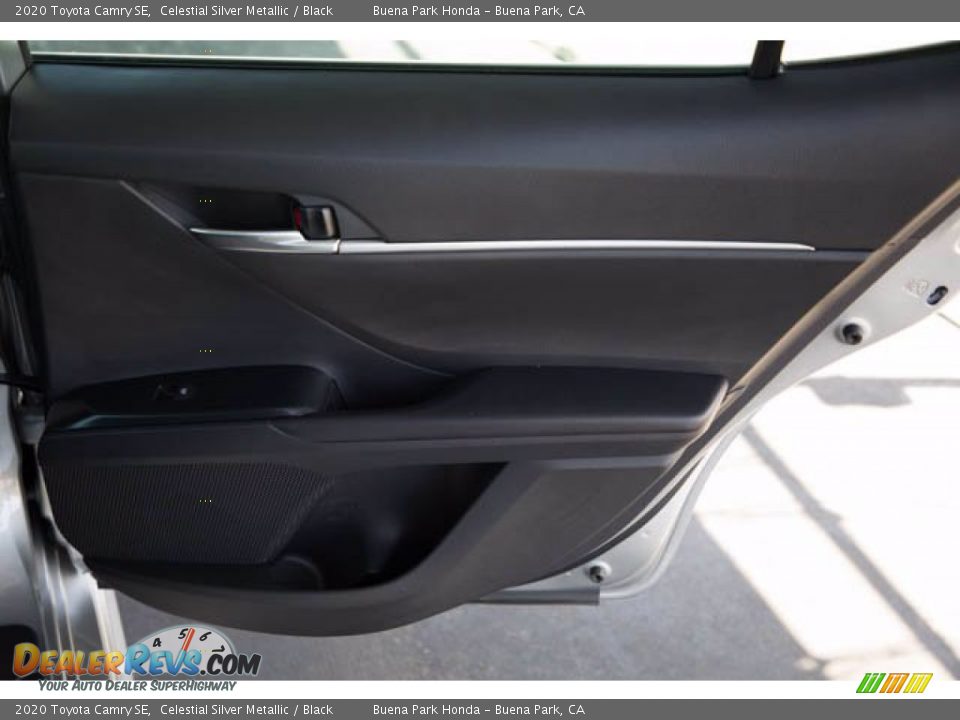 2020 Toyota Camry SE Celestial Silver Metallic / Black Photo #32