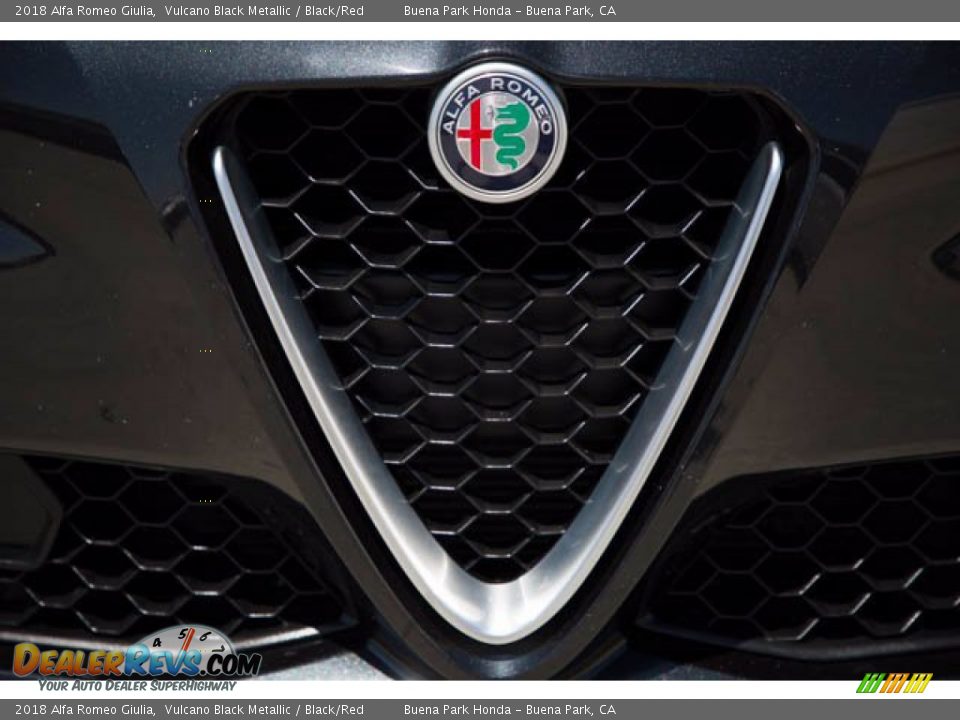 2018 Alfa Romeo Giulia Vulcano Black Metallic / Black/Red Photo #10