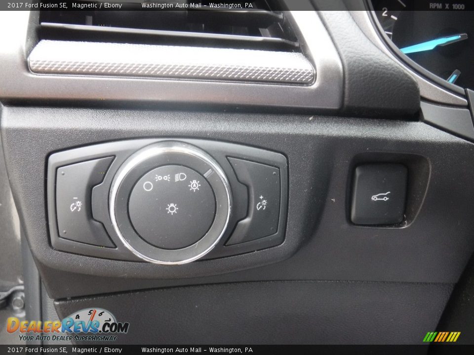 2017 Ford Fusion SE Magnetic / Ebony Photo #16