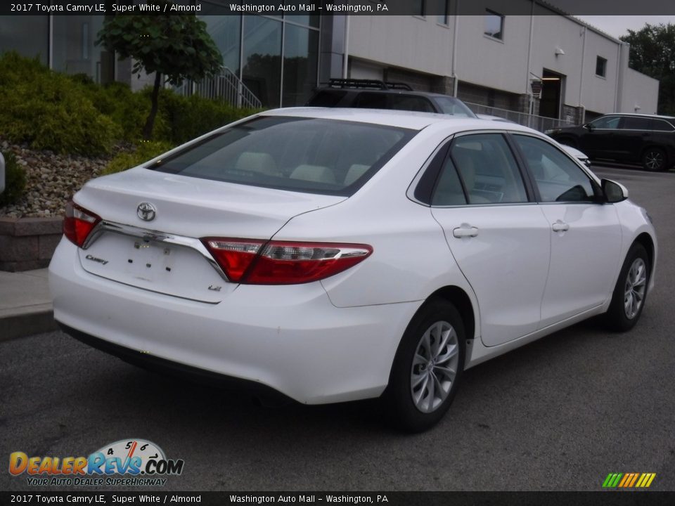 2017 Toyota Camry LE Super White / Almond Photo #13