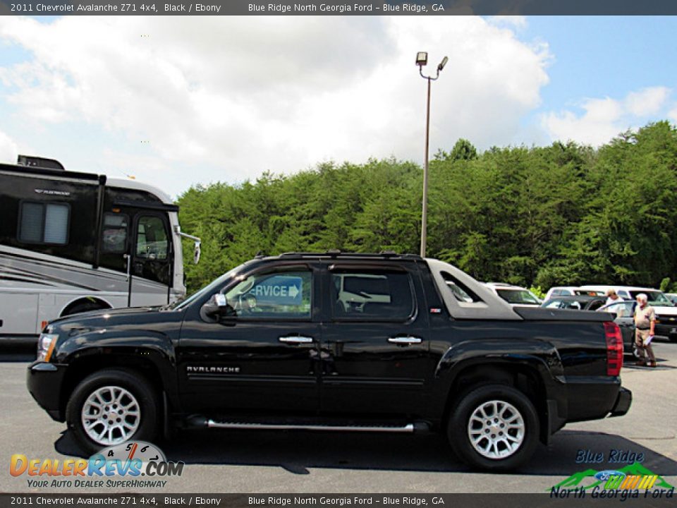 2011 Chevrolet Avalanche Z71 4x4 Black / Ebony Photo #2