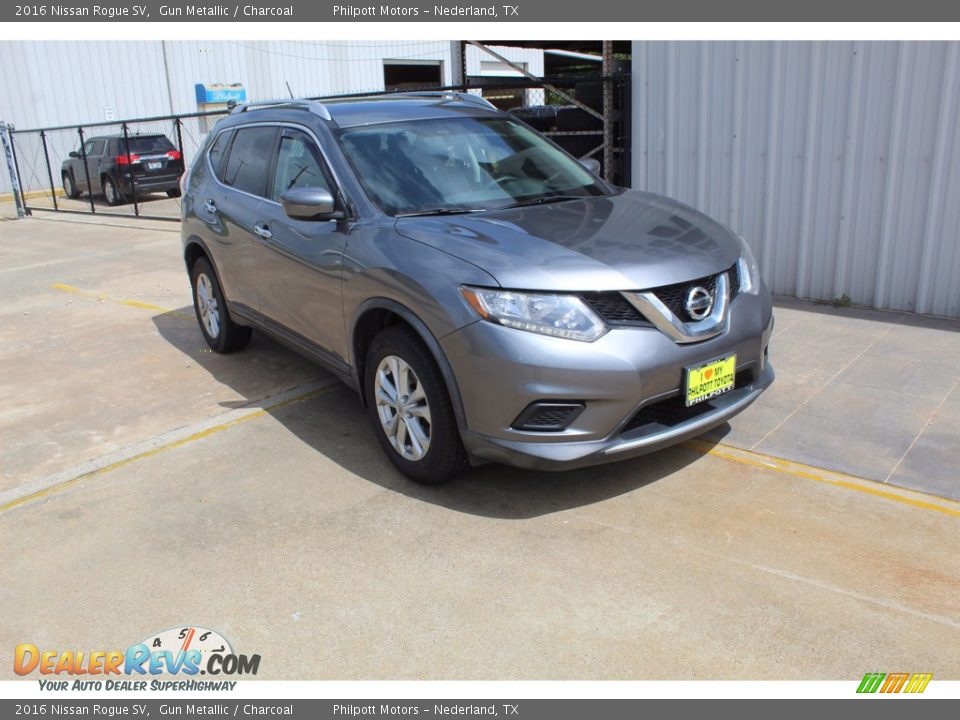 2016 Nissan Rogue SV Gun Metallic / Charcoal Photo #2