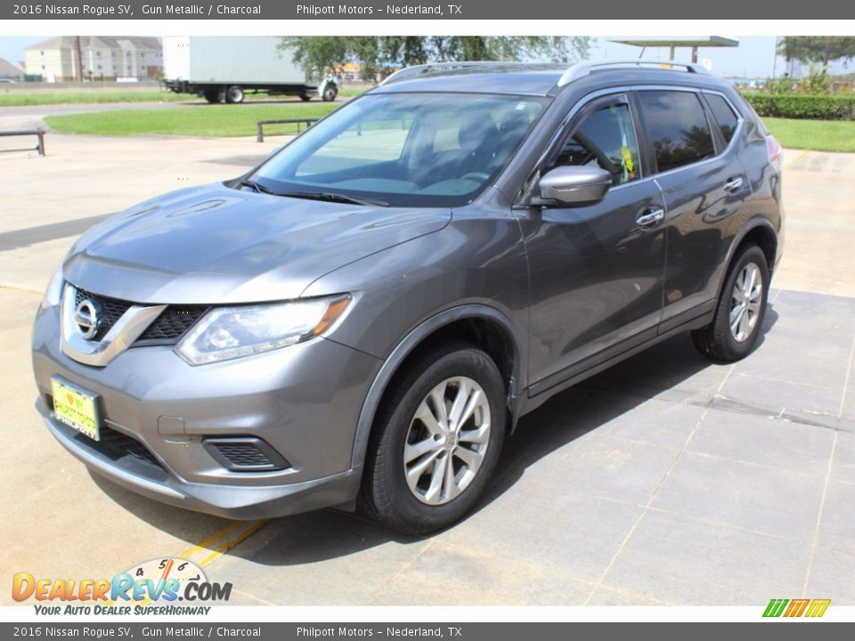 2016 Nissan Rogue SV Gun Metallic / Charcoal Photo #4