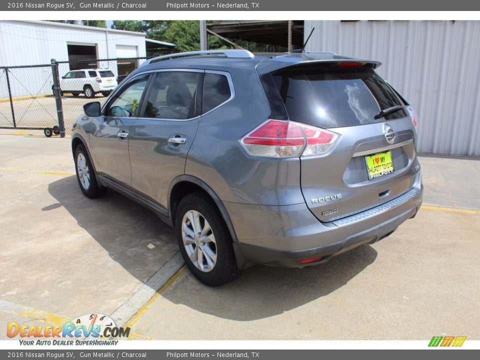 2016 Nissan Rogue SV Gun Metallic / Charcoal Photo #6