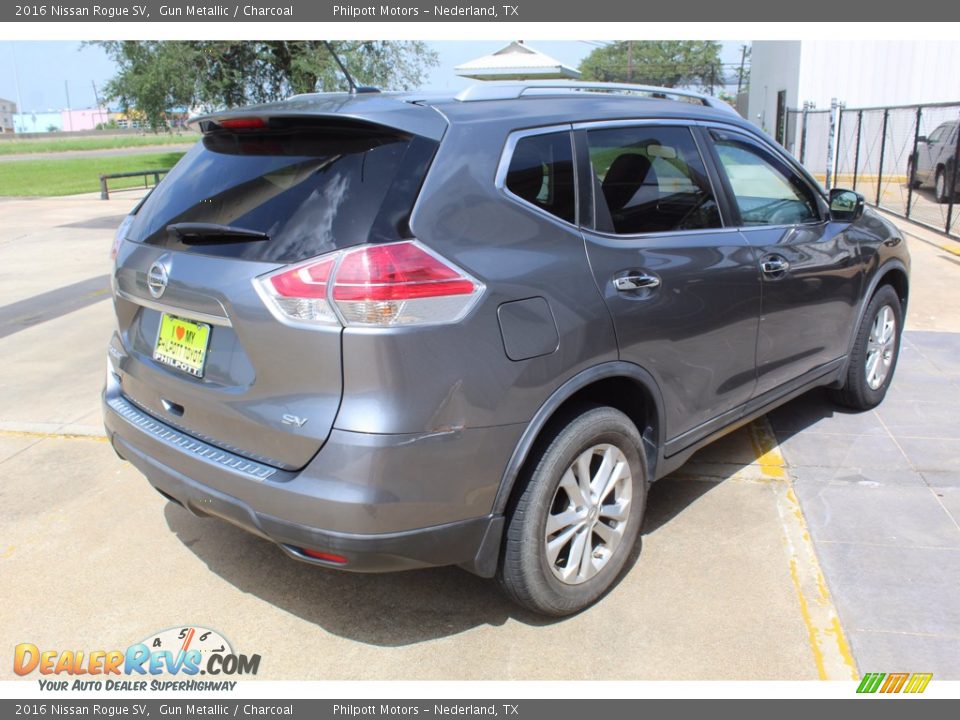 2016 Nissan Rogue SV Gun Metallic / Charcoal Photo #8