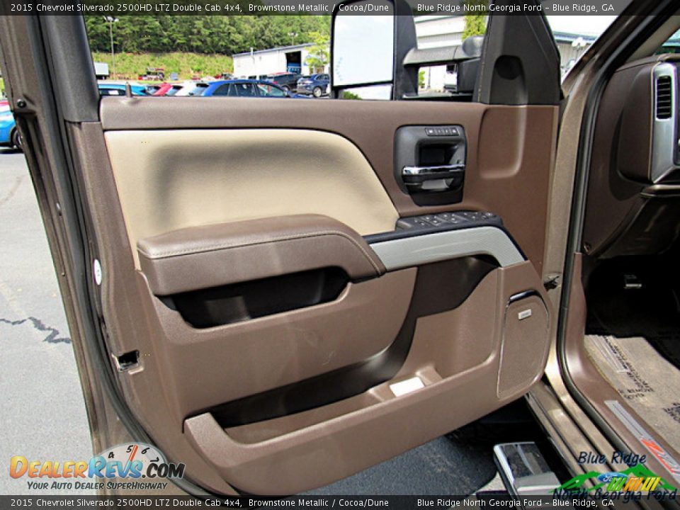 Door Panel of 2015 Chevrolet Silverado 2500HD LTZ Double Cab 4x4 Photo #9