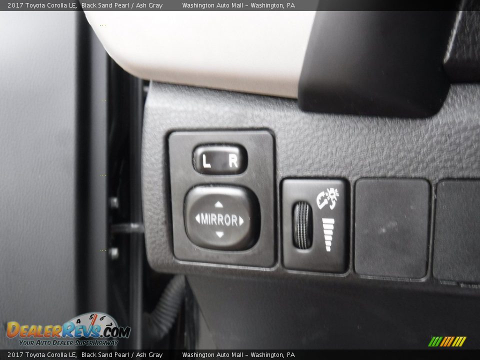 2017 Toyota Corolla LE Black Sand Pearl / Ash Gray Photo #7