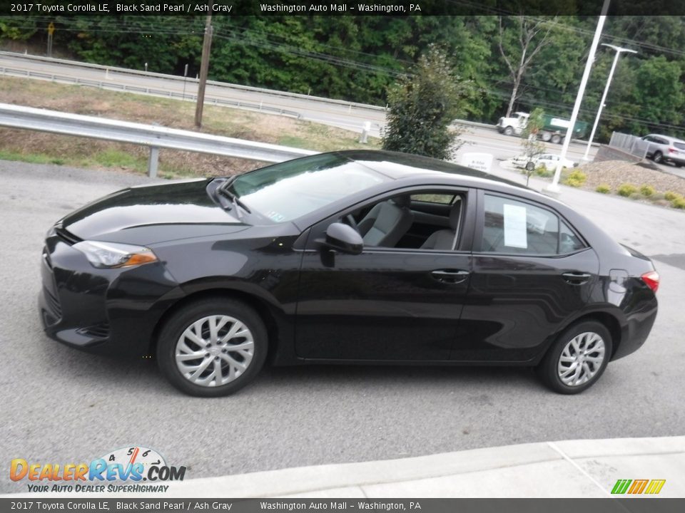 2017 Toyota Corolla LE Black Sand Pearl / Ash Gray Photo #11