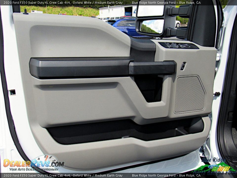 2020 Ford F350 Super Duty XL Crew Cab 4x4 Oxford White / Medium Earth Gray Photo #10