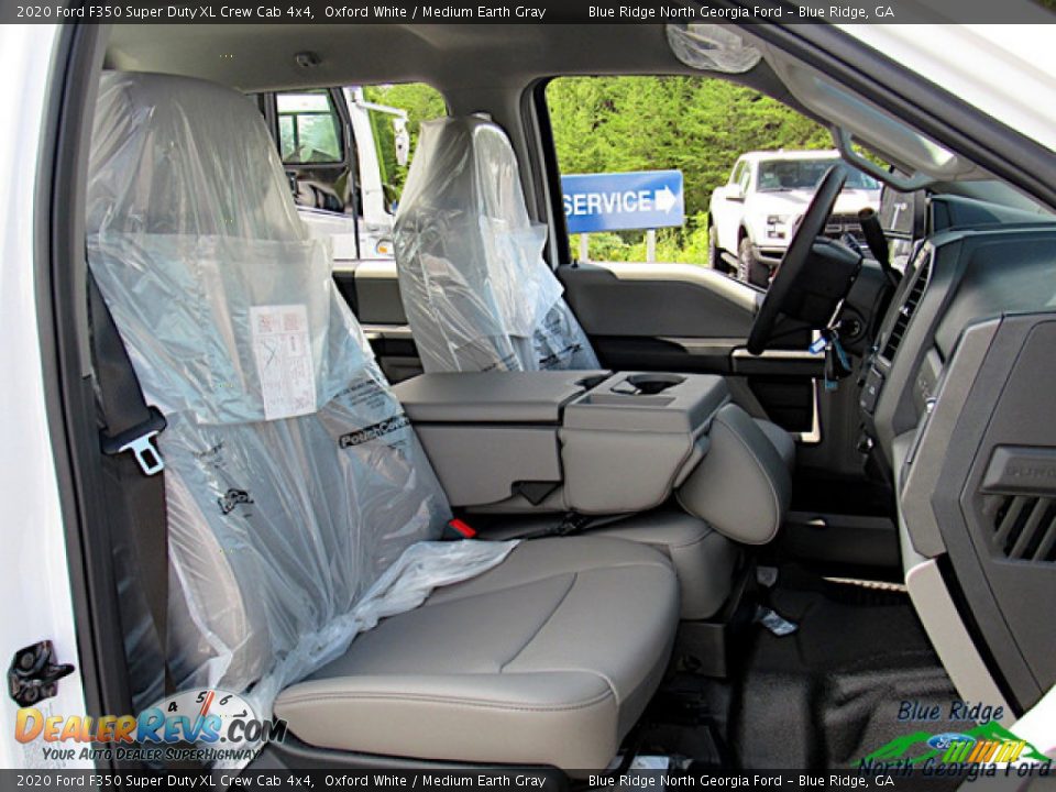 2020 Ford F350 Super Duty XL Crew Cab 4x4 Oxford White / Medium Earth Gray Photo #12