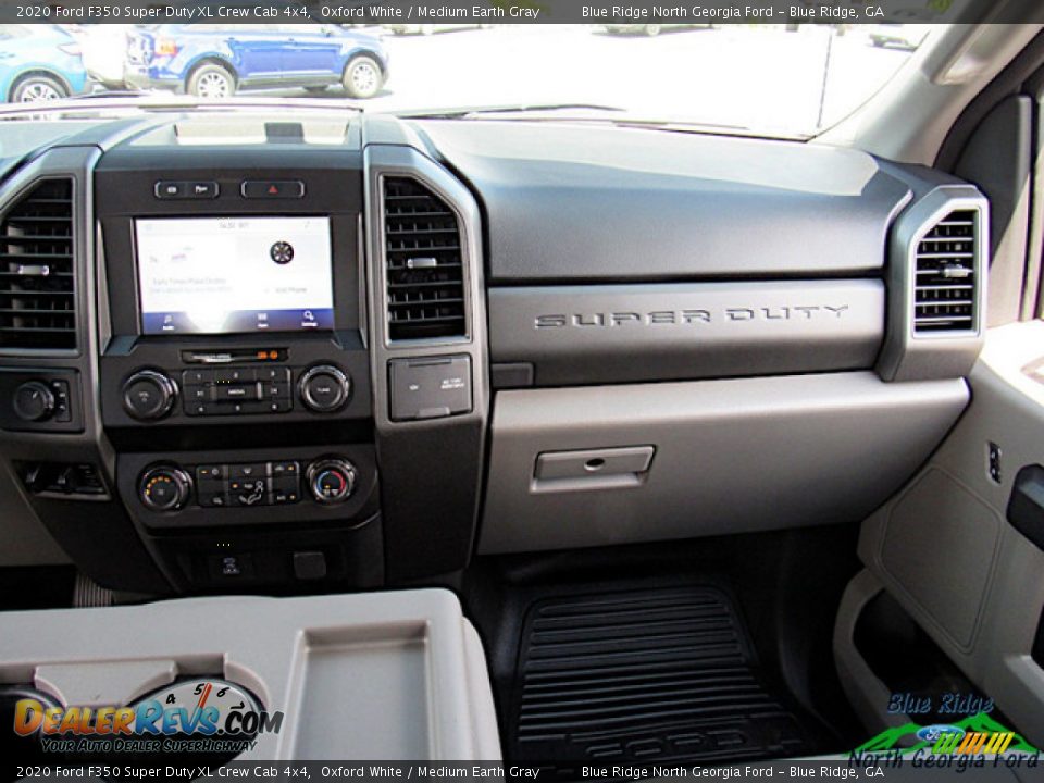 2020 Ford F350 Super Duty XL Crew Cab 4x4 Oxford White / Medium Earth Gray Photo #16