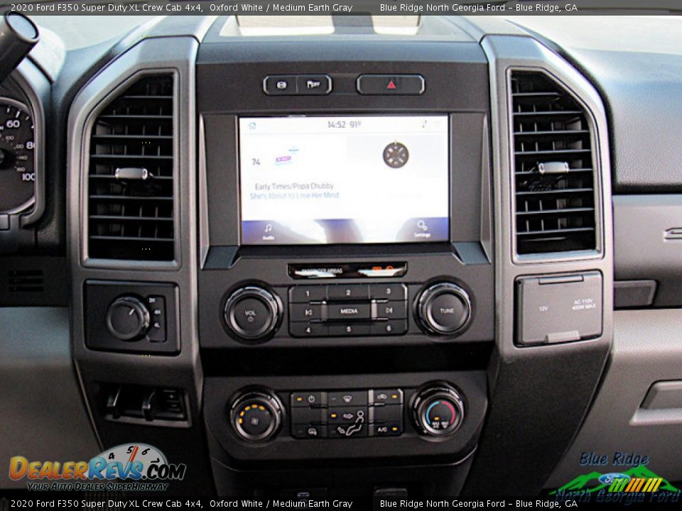 2020 Ford F350 Super Duty XL Crew Cab 4x4 Oxford White / Medium Earth Gray Photo #18