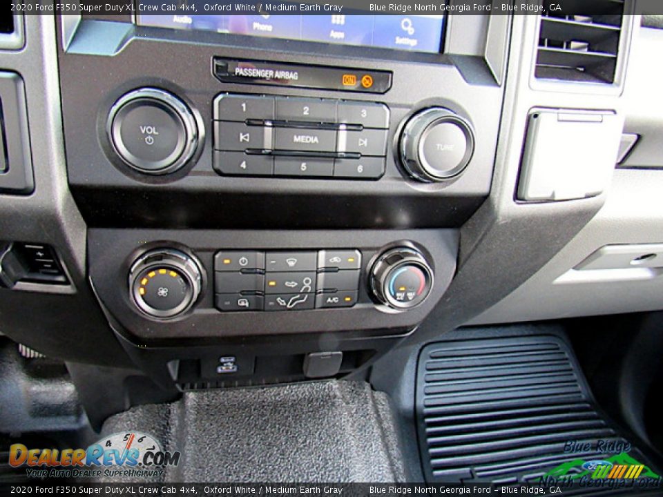 2020 Ford F350 Super Duty XL Crew Cab 4x4 Oxford White / Medium Earth Gray Photo #21