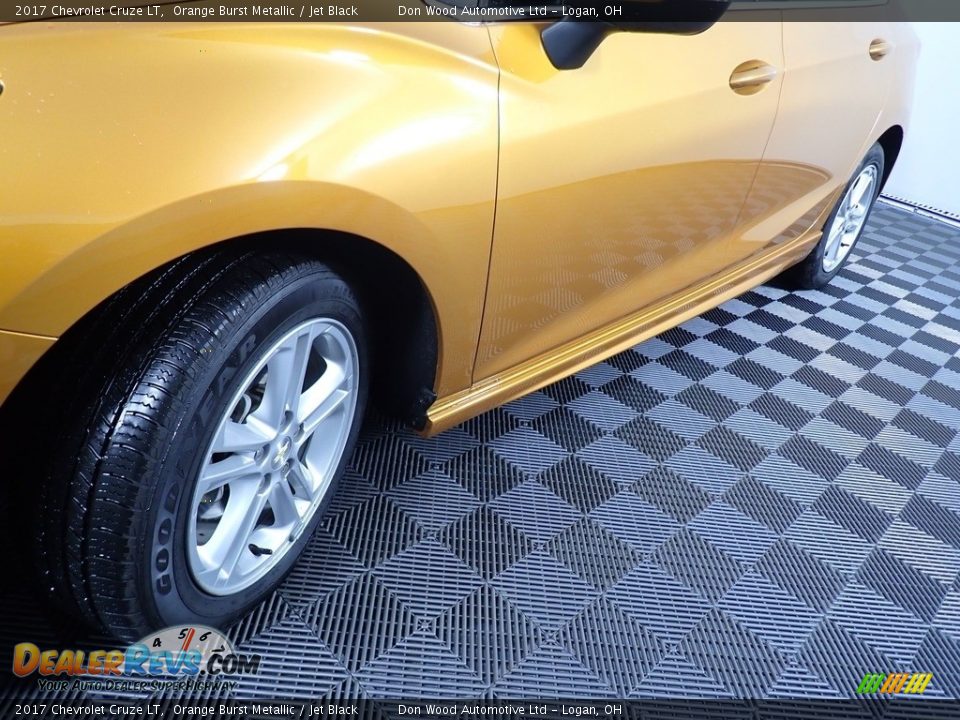 2017 Chevrolet Cruze LT Orange Burst Metallic / Jet Black Photo #9