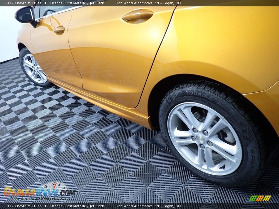 2017 Chevrolet Cruze LT Orange Burst Metallic / Jet Black Photo #10
