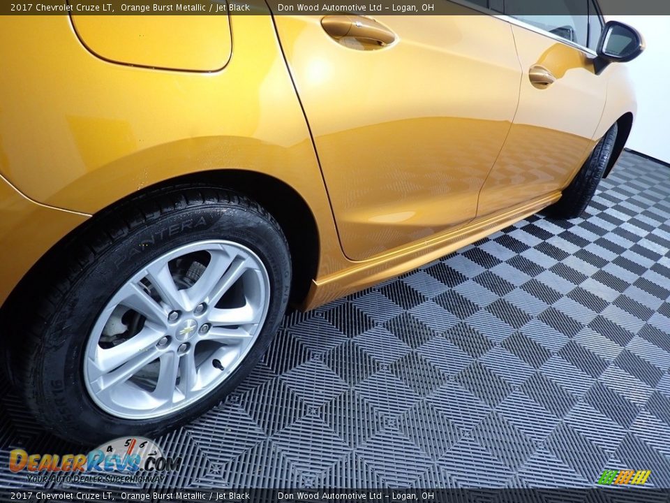 2017 Chevrolet Cruze LT Orange Burst Metallic / Jet Black Photo #17