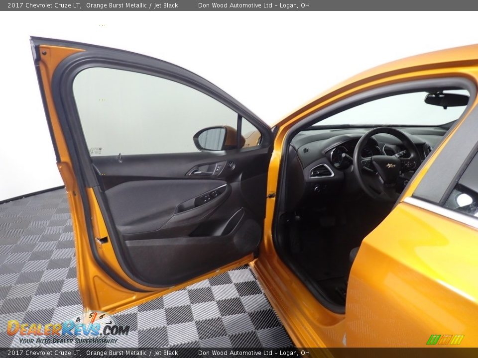 2017 Chevrolet Cruze LT Orange Burst Metallic / Jet Black Photo #29