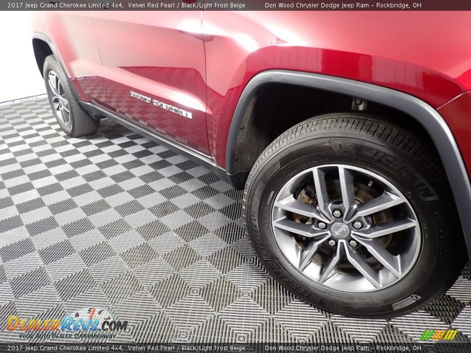 2017 Jeep Grand Cherokee Limited 4x4 Velvet Red Pearl / Black/Light Frost Beige Photo #7