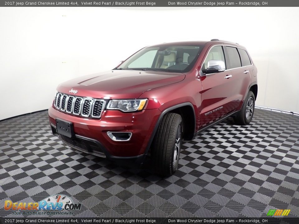 2017 Jeep Grand Cherokee Limited 4x4 Velvet Red Pearl / Black/Light Frost Beige Photo #11
