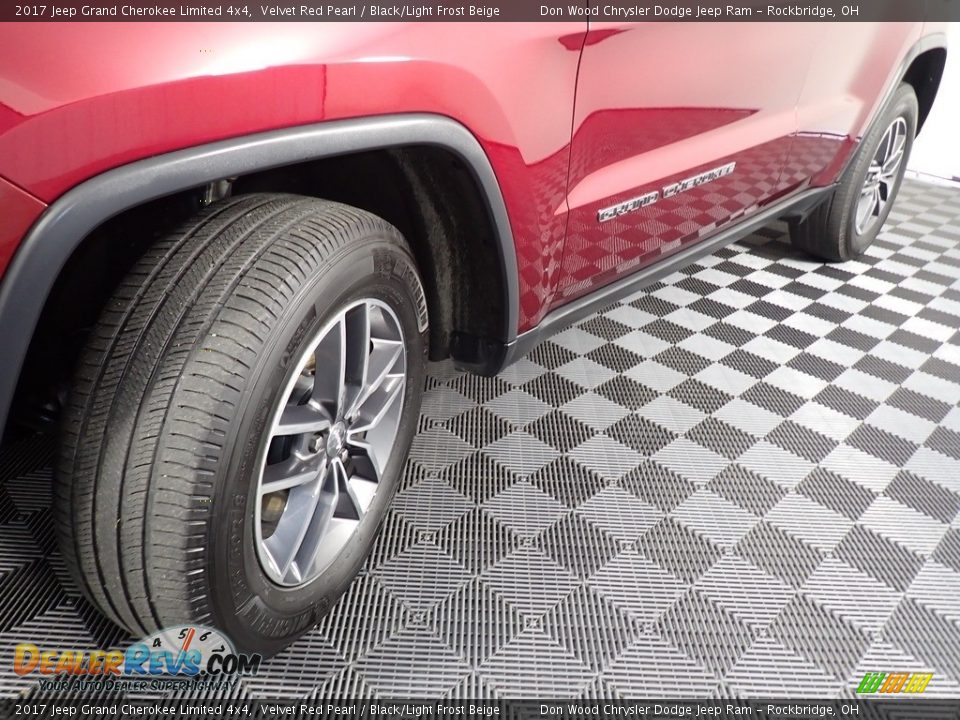 2017 Jeep Grand Cherokee Limited 4x4 Velvet Red Pearl / Black/Light Frost Beige Photo #12