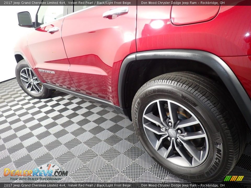 2017 Jeep Grand Cherokee Limited 4x4 Velvet Red Pearl / Black/Light Frost Beige Photo #13