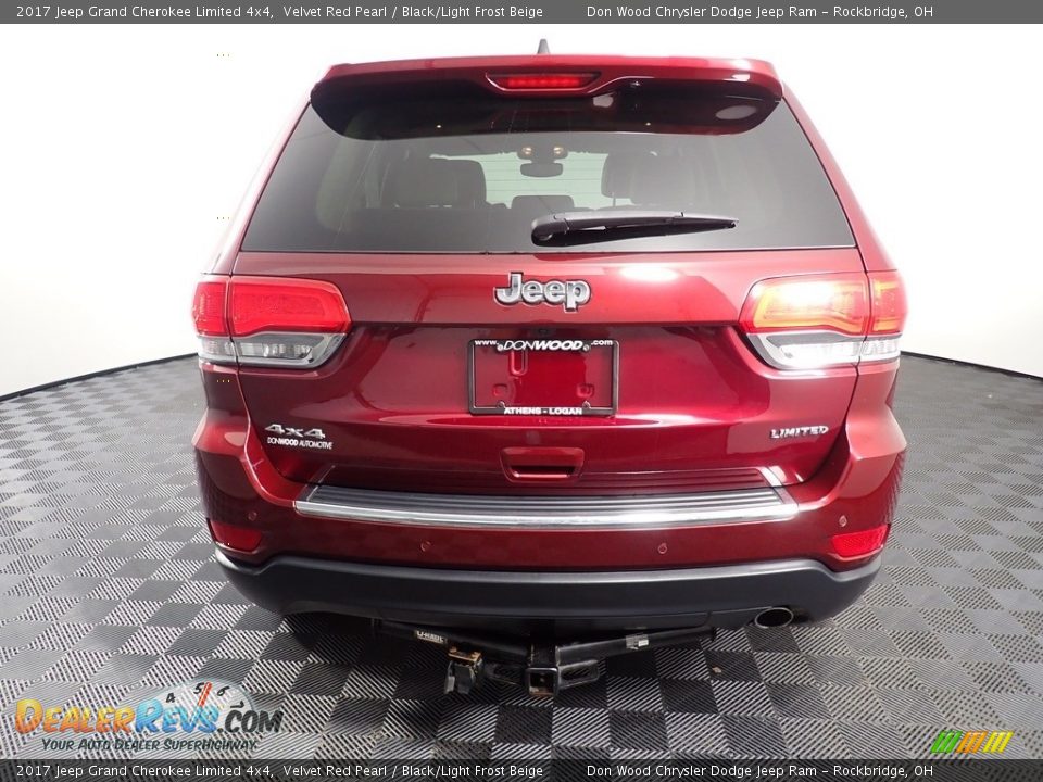 2017 Jeep Grand Cherokee Limited 4x4 Velvet Red Pearl / Black/Light Frost Beige Photo #15