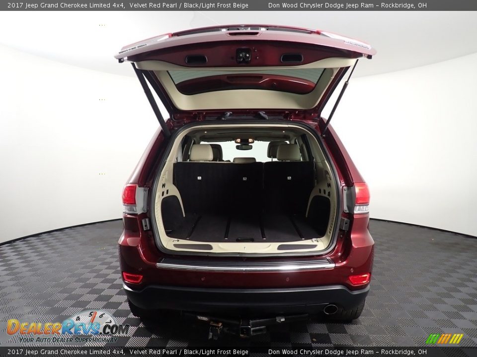 2017 Jeep Grand Cherokee Limited 4x4 Velvet Red Pearl / Black/Light Frost Beige Photo #17