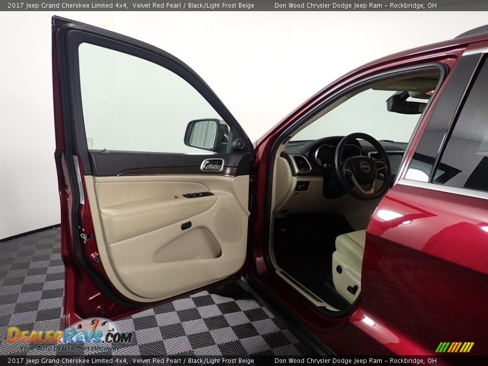 2017 Jeep Grand Cherokee Limited 4x4 Velvet Red Pearl / Black/Light Frost Beige Photo #23