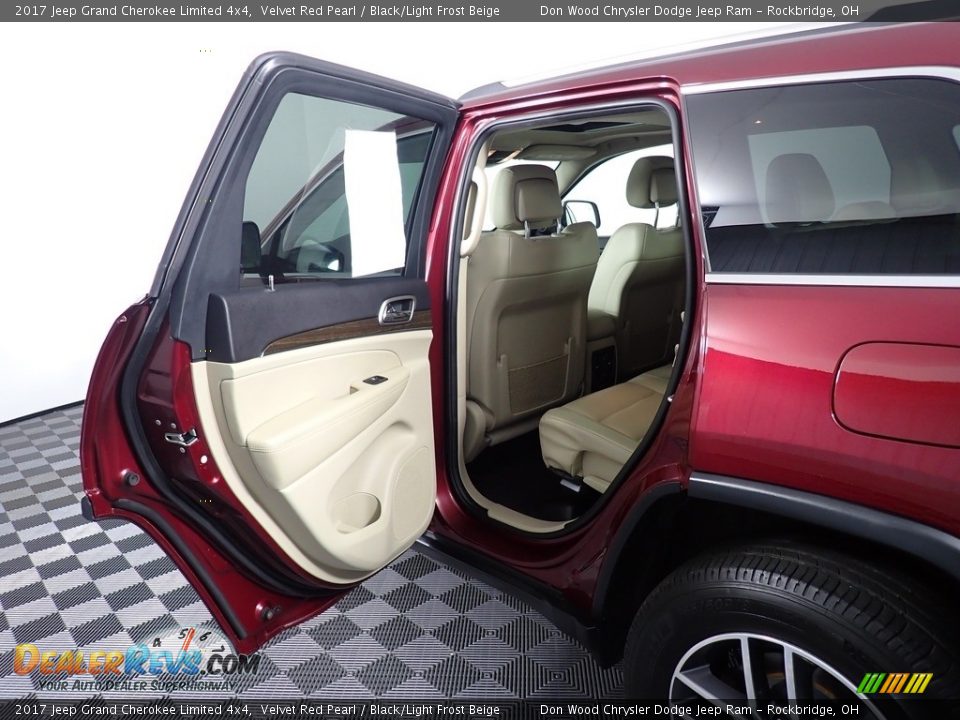 2017 Jeep Grand Cherokee Limited 4x4 Velvet Red Pearl / Black/Light Frost Beige Photo #29