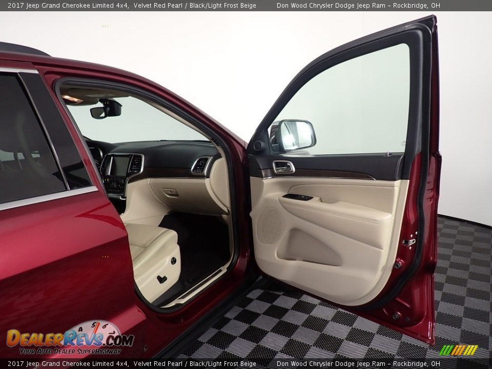 2017 Jeep Grand Cherokee Limited 4x4 Velvet Red Pearl / Black/Light Frost Beige Photo #35