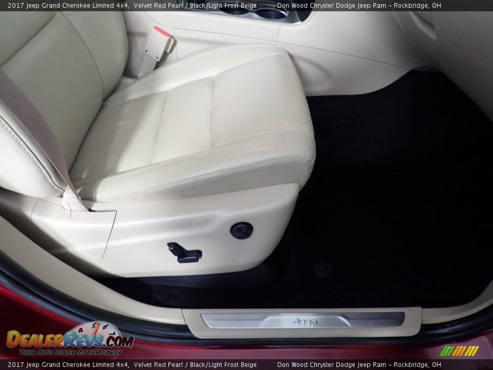 2017 Jeep Grand Cherokee Limited 4x4 Velvet Red Pearl / Black/Light Frost Beige Photo #36