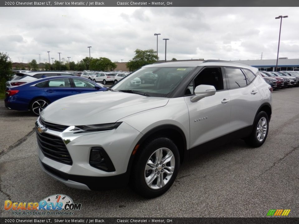 Front 3/4 View of 2020 Chevrolet Blazer LT Photo #1