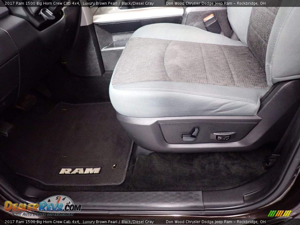 2017 Ram 1500 Big Horn Crew Cab 4x4 Luxury Brown Pearl / Black/Diesel Gray Photo #22