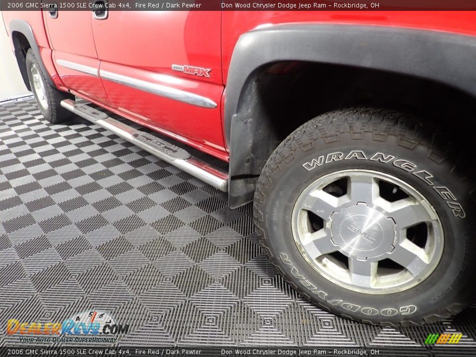 2006 GMC Sierra 1500 SLE Crew Cab 4x4 Fire Red / Dark Pewter Photo #4